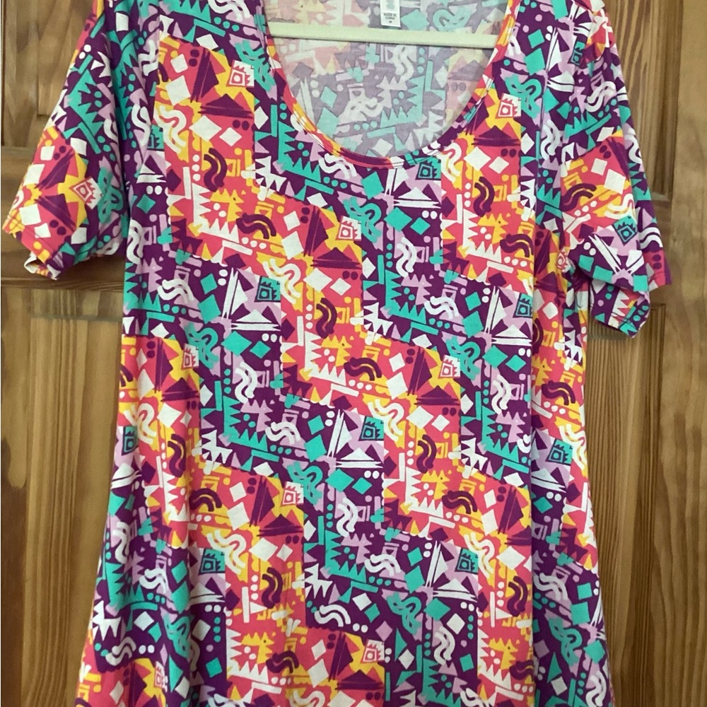 LuLaRoe Perfect Tee in bright geometric colors!